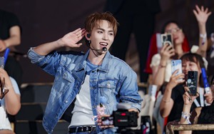 UPRIZE mang “Thăng” lên sân khấu fan meeting, hé lộ concert