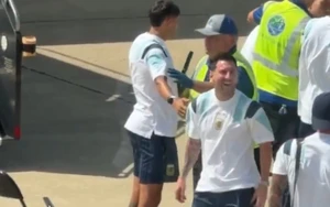 Messi gây sốt khi bật cười trong lúc kiểm tra an ninh trong dịp World Cup 2026