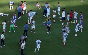 CĐV Argentina bức xúc vì đội nhà thua chung kết World Cup 2026, gây cảnh hỗn loạn ở quê nhà