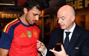 ĐT Tây Ban Nha nhận món quà chưa từng có sau chức vô địch World Cup từ Chủ tịch FIFA
