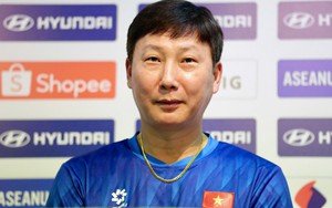 HLV Kim Sang Sik: 'Mục tiêu của đội tuyển Việt Nam là bảo vệ chức vô địch'