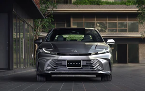 Có gì hấp dẫn ở Camry Hybrid?