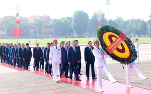 Lãnh đạo Đảng, Nhà nước vào Lăng viếng Chủ tịch Hồ Chí Minh nhân Kỷ niệm 79 năm ngày Thương binh - Liệt sĩ