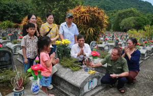 Thăm nghĩa trang liệt sĩ Quốc tế Đồng Tâm, nơi yên nghỉ của những Anh hùng liệt sĩ Việt - Lào