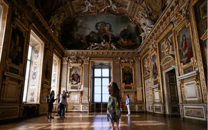 Bảo tàng Louvre thay đổi cách trưng bày sau vụ trộm táo tợn