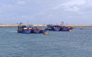 Bão số 1 đổi hướng, cách đặc khu Bạch Long Vĩ khoảng 70km