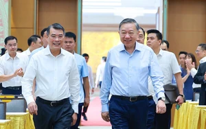 Khai mạc Phiên họp Chính phủ thường kỳ tháng 6 và Hội nghị trực tuyến Chính phủ với địa phương