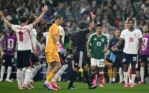 FA cân nhắc kháng cáo thẻ đỏ của Quansah, làn sóng tranh cãi tại World Cup 2026 tiếp tục căng thẳng