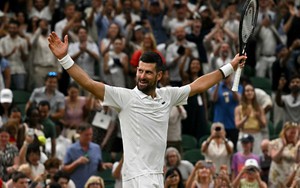 Tin nóng thể thao sáng 8/7: Djokovic đối đầu Sinner ở bán kết Wimbledon 2026; Tiền đạo Ai Cập chỉ trích FIFA
