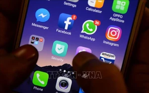 Pháp cấm trẻ dưới 15 tuổi sử dụng mạng xã hội từ năm học mới