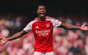 Arteta lo lắng với hàng thủ Arsenal