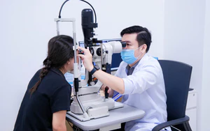 Cứu thị lực bệnh nhân bong võng mạc bằng phương pháp bơm khí nội nhãn