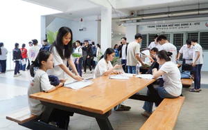 Tuyển sinh đại học 2026: Điểm chuẩn một số ngành luật giảm, khoa học sức khoẻ tăng