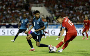 CĐV ủng hộ Quang Hải trước trận bán kết ASEAN Cup