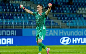 Patrik Lê Giang quá hay và ổn định, rộng cửa giành giải thủ môn xuất sắc nhất ASEAN Cup 2026