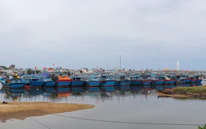 Quân đội chủ động ứng phó với áp thấp nhiệt đới trên Biển Đông