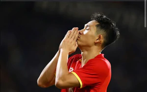 Hai Long tưởng nhớ cố HLV Phan Thanh Hùng sau bàn thắng vào lưới ĐT Thái Lan