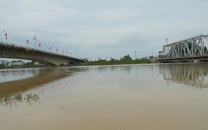 Áp thấp nhiệt đới giữ nguyên hướng di chuyển trên ven biển phía Bắc đảo Hải Nam (Trung Quốc)
