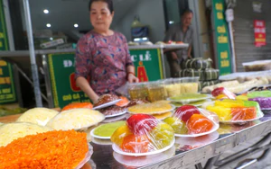 Thị trường lễ Vu Lan: Cỗ chay, dịch vụ trực tuyến hút khách