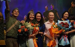 NSƯT Lê Ánh Tuyết: "Tôi muốn truyền ngọn lửa của thế hệ cha anh đến người trẻ hôm nay"