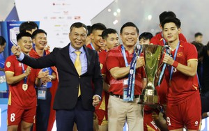 Tin nóng bóng đá Việt hôm nay 27/8: Đội tuyển Việt Nam tăng bậc trên bảng xếp hạng FIFA; Quang Hải đi vào lịch sử bóng đá Việt Nam
