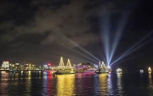 "Bữa tiệc ánh sáng" huyền ảo bên bờ vịnh di sản Hạ Long