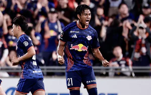 Ngôi sao Thái Lan ghi bàn liên tiếp ở Nhật Bản trước ngày gặp ĐT Việt Nam ở FIFA ASEAN Cup