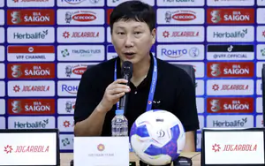 HLV Kim Sang Sik: 'Chiến thắng trước Indonesia khiến mọi thứ trở nên tươi sáng'