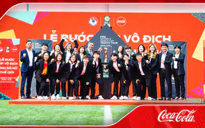 Phụ nữ Sán Chỉ sống trọn đam mê với bóng đá từ đôi chân trần