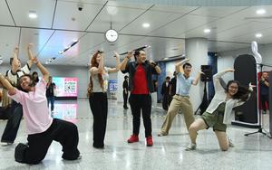 Ga Metro Bến Thành trở thành sân khấu của nhạc kịch Broadway