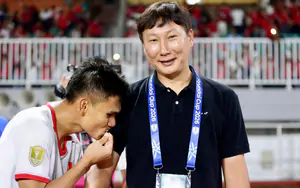 VIDEO ASEAN Cup 2026: HLV Kim Sang Sik và nghệ thuật 'điều binh' đỉnh cao