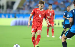 VIDEO ASEAN Cup 2026: HLV Kim Sang Sik xoay tua nhân sự, tính đường dài bảo vệ ngôi vô địch
