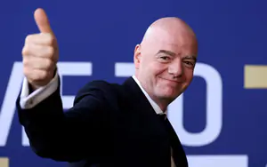 Sao mãi tới giờ mới nổi dậy chống FIFA?