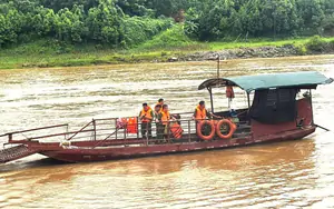Nỗ lực tìm kiếm nạn nhân mất tích trên sông Lô