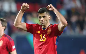 Tin chuyển nhượng 7/8: Rodri gây sốc, từ chối Real Madrid để chọn Barca; Chelsea đón tân binh thứ 11