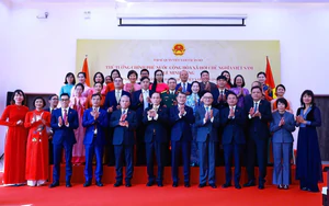 Thủ tướng Lê Minh Hưng gặp gỡ cán bộ, nhân viên các cơ quan đại diện Việt Nam tại Ấn Độ