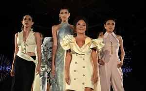 Dấu ấn công nghiệp thời trang Việt Nam trên sàn diễn Runway 7 ở New York