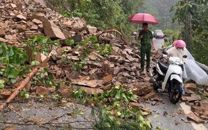 Mưa lớn gây sạt lở nhiều tuyến đường ở Lào Cai