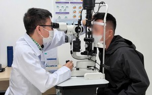 Tìm lại ánh nhìn thẳng sau hơn 30 năm sống chung với lác mắt
