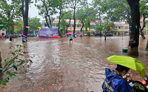 Mưa lớn gây ngập úng: Các trường ở Hà Nội chủ động đảm bảo an toàn cho học sinh