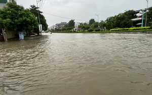 Thanh Hóa: Nhiều tuyến phố, khu dân cư ngập sâu do mưa lớn