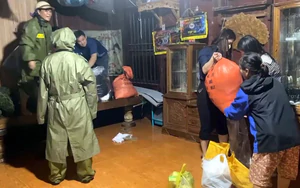 Theo dõi chặt chẽ mực nước các sông Bắc Bộ, Thanh Hóa, sơ tán người dân đến nơi an toàn