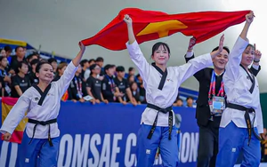 Tin nóng thể thao tối 19/9: Taekwondo Việt Nam giành 2 HCV thế giới, CAND mua tiền đạo cao hơn 2 mét