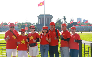 Quảng trường Ba Đình đỏ rộn ràng ngày Quốc khánh