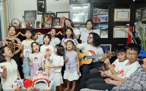 Trung thu hát 'Chiếc đèn ông sao' cùng nhạc sĩ Phạm Tuyên