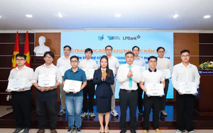 LPBank trao gần 1,8 tỷ đồng học bổng sau đại học cho học viên ĐHQG-HCM