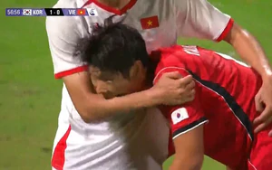 Cầu thủ U23 Hàn Quốc có hành động không đẹp với Đinh Quang Kiệt ở ASIAD 2026