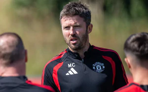 HLV Michael Carrick: 'Quên những đội vung tiền đi,  MU đủ sức cạnh tranh danh hiệu'