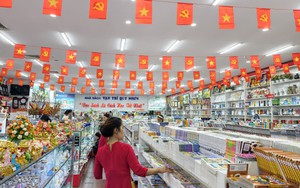 Nhu cầu tìm mua sách giáo khoa tăng cao trước thềm năm học mới