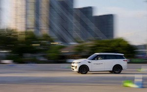 Fine Driving – một giờ thưởng thức Range Rover Sport bên sông Sài Gòn